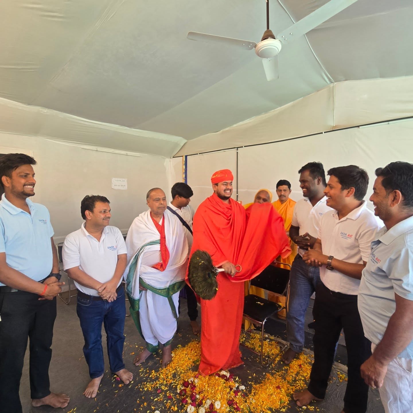 Holy Blessings from Swastishri Abhinava Charukeerthi Bhattaraka Mahaswamiji with Dada Art Team